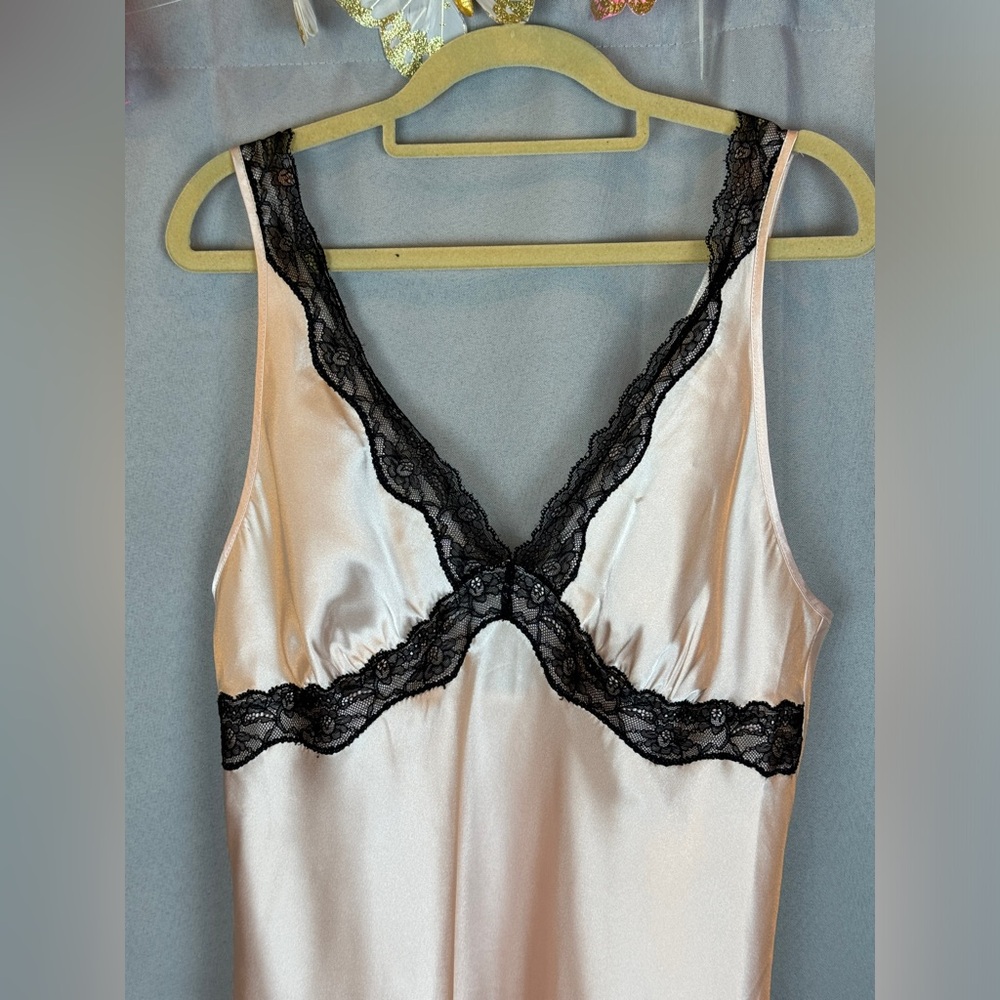 Jones New York Intimates Pink & Black Lace Slip- Sz Large - Picture 2 of 8